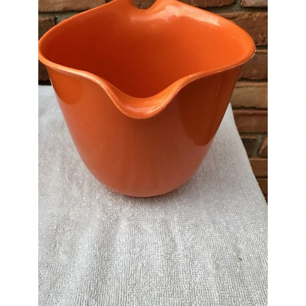 Vtg Rubbermaid Orange Batter Bowl Measuring 1.5 Qt 6 Cup  Grip N Mix‎ #2661  USA